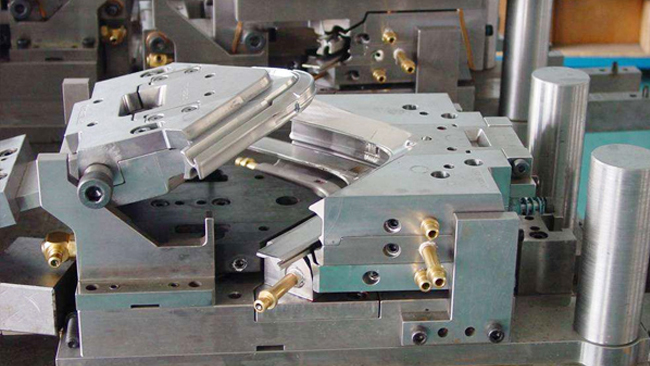 昆山模具钢材厂给您分析不同EDM加工参数下的白层厚度大概是多少? 昆山模具钢材厂给您分析不同EDM加工参数下的白层厚度大概是多少?